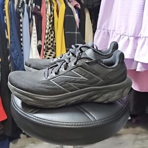 New Balance Men’s Athletic Running Shoes in Black